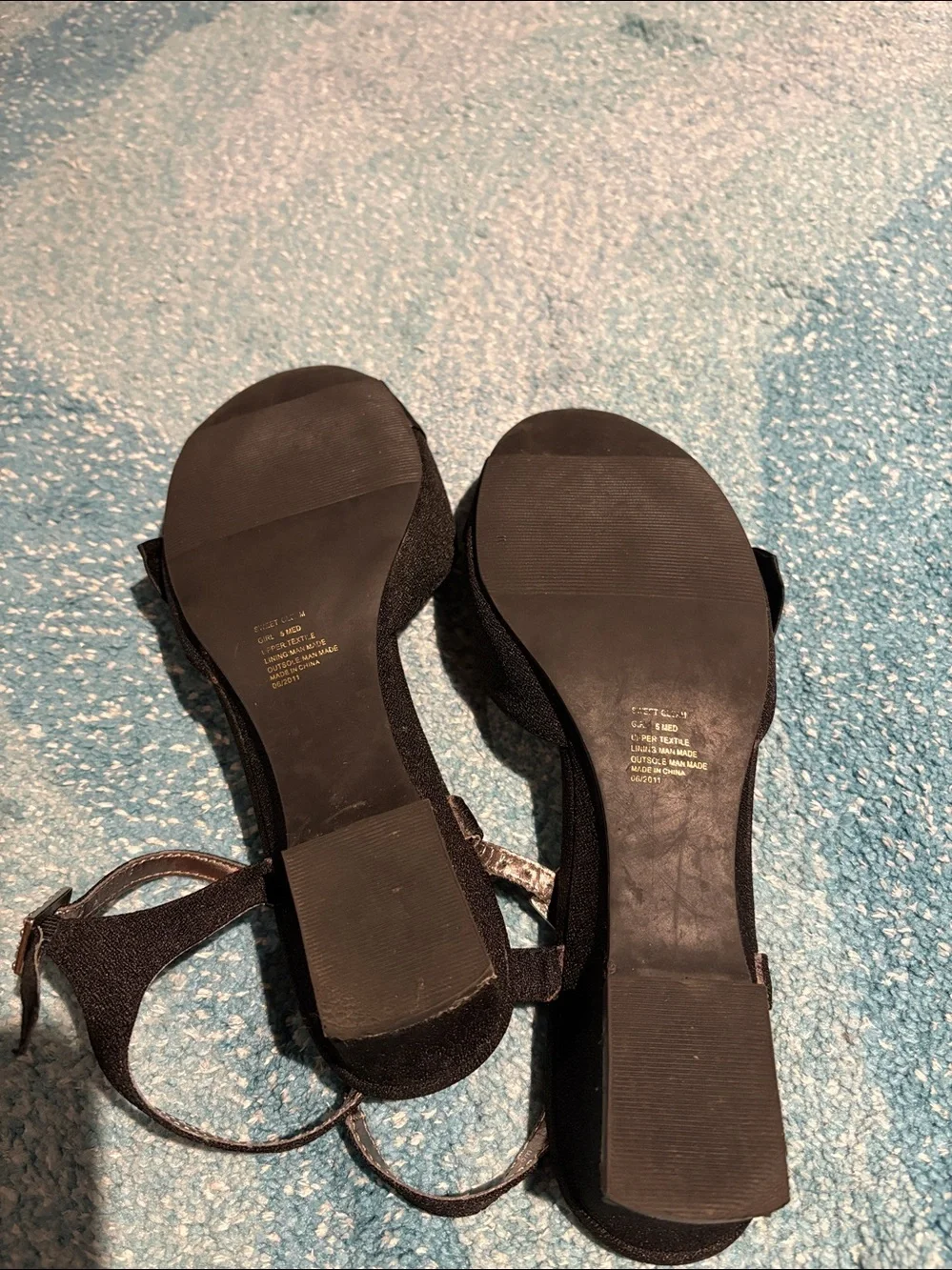 Kenneth Cole Reaction Closed Toe Sandals, Sz 5.